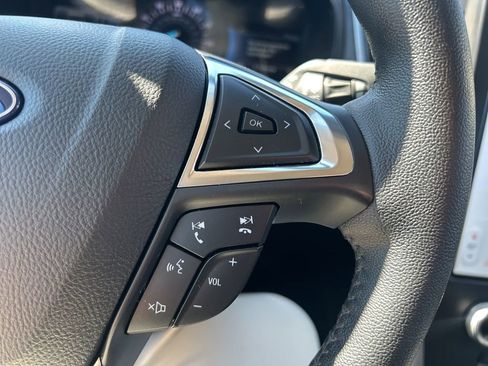 Used 2022 Ford Edge SEL w/ Convenience Package image 18