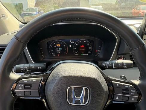 Used 2025 Honda Pilot Elite image 22
