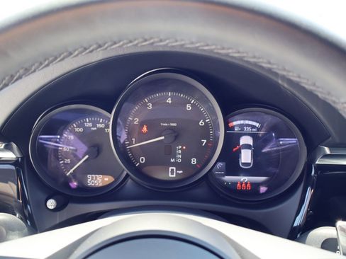 Certified 2026 Porsche Macan AWD/4WD image 16