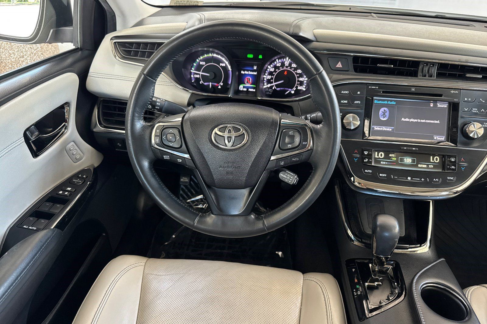 Used 2016 Toyota Avalon Limited FWD image 18