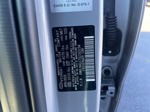 Used 2025 Hyundai Elantra Limited image 30