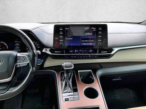 Used 2022 Toyota Sienna XLE FWD image 8