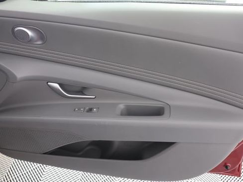 Used 2025 Hyundai Elantra SEL FWD image 29