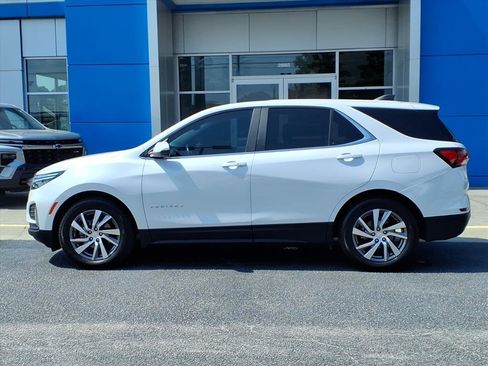 Certified 2022 Chevrolet Equinox LT image 2