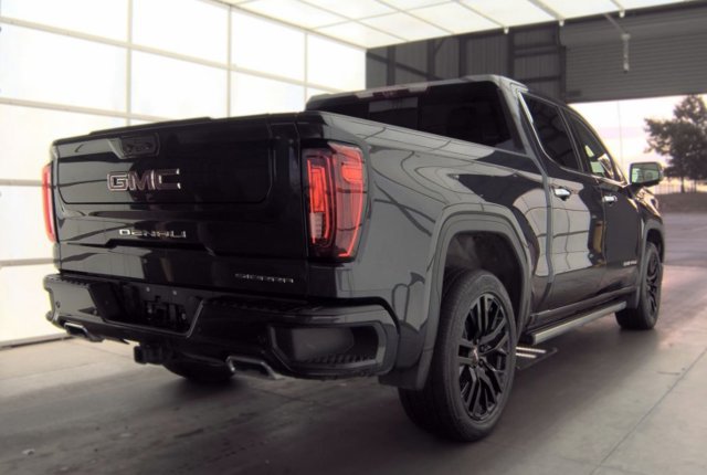Used 2023 GMC Sierra 1500 Denali w/ Technology Package AWD/4WD image 4