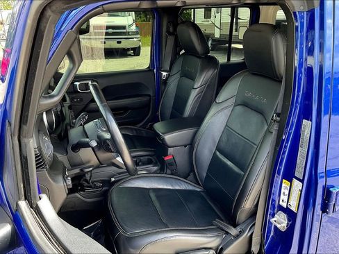 Used 2018 Jeep Wrangler Unlimited Sahara image 27