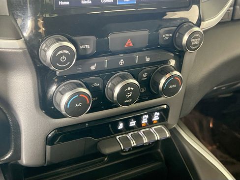 Used 2022 RAM 1500 Big Horn AWD/4WD image 16