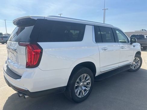 Used 2021 GMC Yukon XL Denali image 4