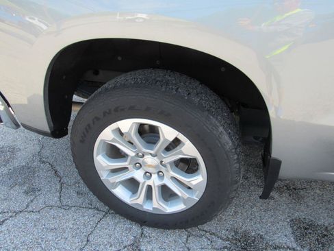 Used 2025 Chevrolet Silverado 1500 LTZ w/ LTZ Premium Package AWD/4WD image 4