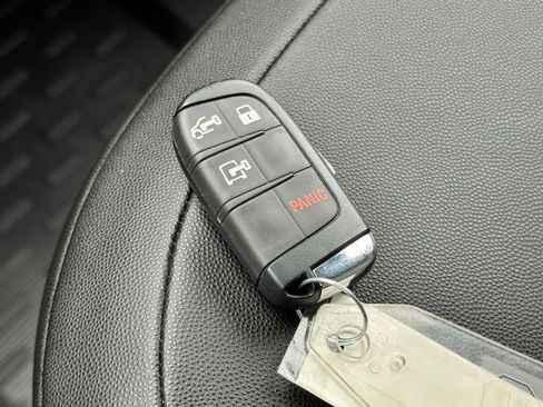 Used 2025 RAM ProMaster 3500 w/ Convenience Group FWD image 32