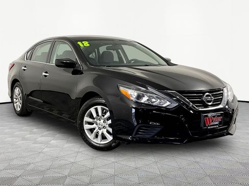Used 2018 Nissan Altima 2.5 S w/ S Convenience Package FWD image 3