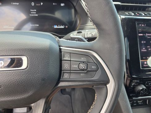 Used 2025 Jeep Grand Cherokee Laredo X w/ Luxury Tech Group I RWD image 30
