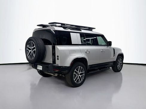 Used 2026 Land Rover Defender 110 X-Dynamic SE AWD/4WD image 9