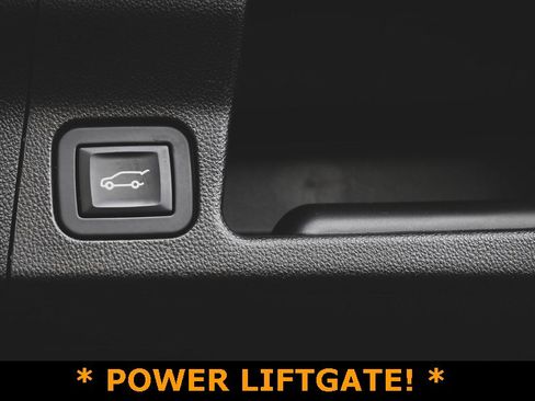 Used 2017 GMC Acadia Denali w/ Technology Package image 12