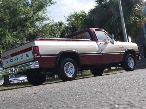 Used 1992 Dodge D/W Truck 150 RWD image 23