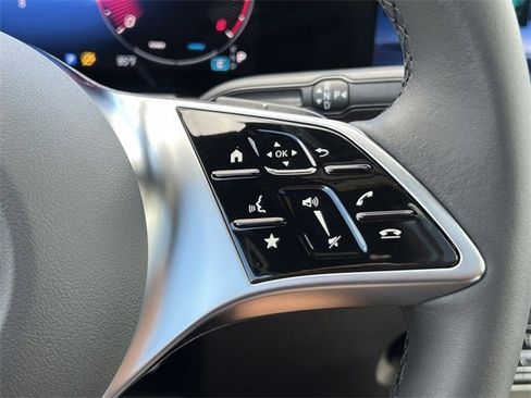 Certified 2025 Mercedes-Benz GLA 250 4MATIC image 21