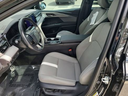 Used 2025 Toyota Camry SE w/ Multimedia Upgrade Package image 12