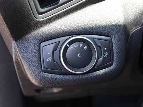 Used 2018 Ford C-MAX SE w/ Cold Weather Package FWD image 17