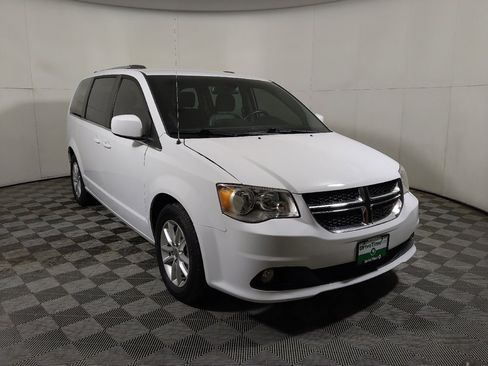 Used 2019 Dodge Grand Caravan SXT w/ Driver Convenience Group image 14