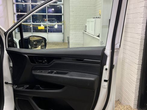 Used 2023 Honda Odyssey Elite image 15