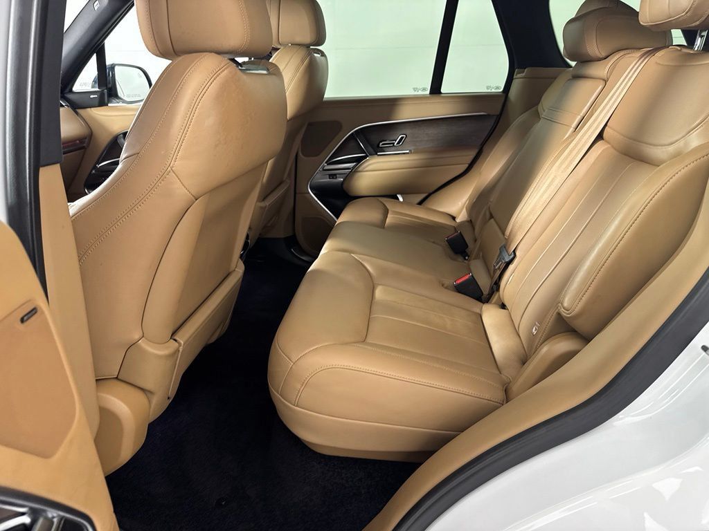 Used 2023 Land Rover Range Rover SE AWD/4WD image 32