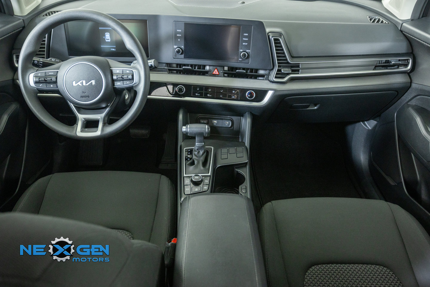 Used 2025 Kia Sportage LX FWD image 29