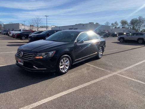 Used 2016 Volkswagen Passat 1.8T S image 11