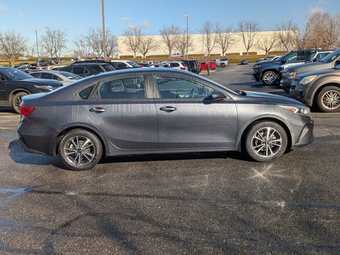 Used 2023 Kia Forte LXS image 10