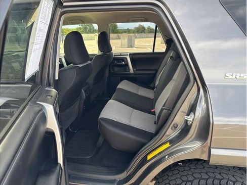 Used 2015 Toyota 4Runner SR5 AWD/4WD image 13