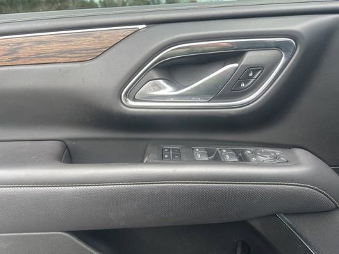 Used 2023 Chevrolet Suburban Premier image 10