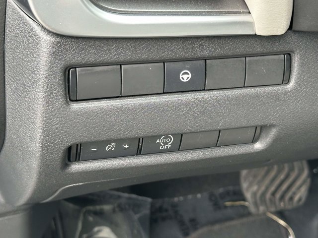 Used 2023 Nissan Rogue SV FWD image 12
