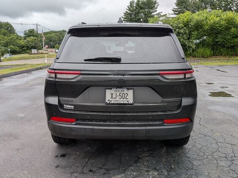 Certified 2024 Jeep Grand Cherokee Limited w/ Black Appearance Package image 5