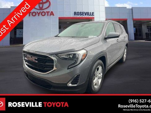 Used 2020 GMC Terrain SLE w/ Driver Convenience Package image 1