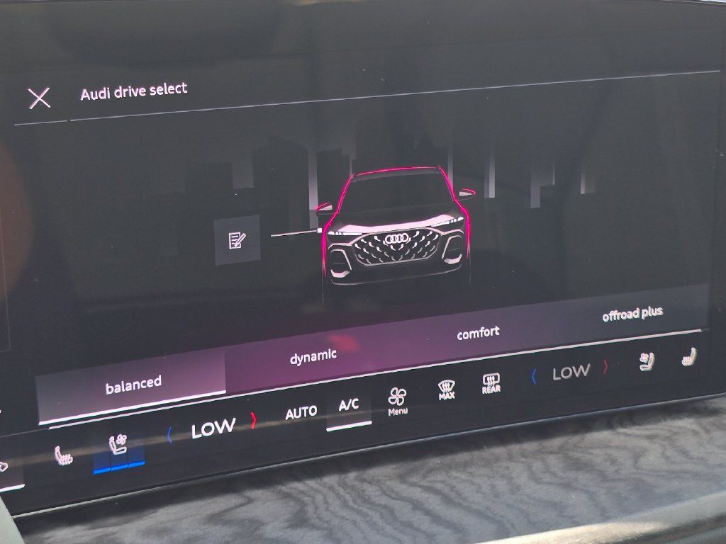 Used 2025 Audi Q5 Premium Plus AWD/4WD image 13