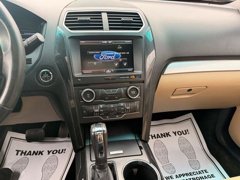 Used 2016 Ford Explorer XLT w/ Equipment Group 202A image 32