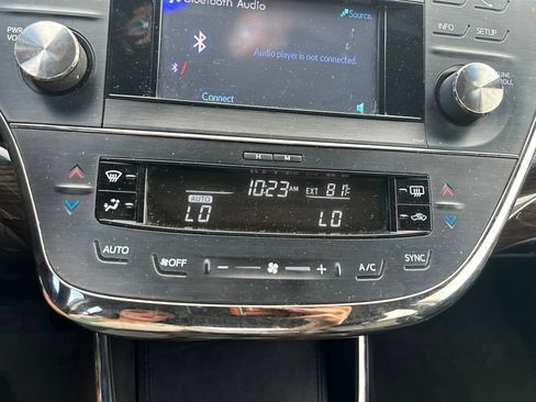 Used 2013 Toyota Avalon XLE FWD image 25