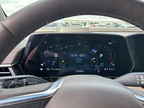 Used 2025 Chevrolet Suburban Z71 w/ Z71 Off-Road Package image 17