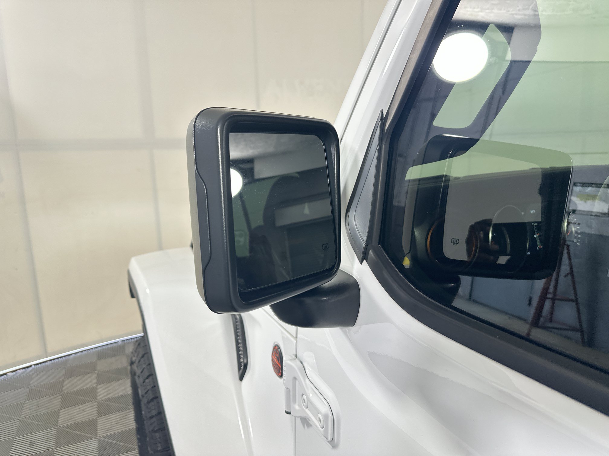 Used 2023 Jeep Gladiator Mojave w/ LED Lighting Group AWD/4WD image 10