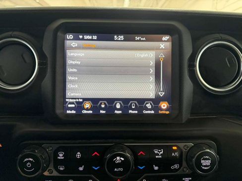 Used 2020 Jeep Wrangler Unlimited Sahara AWD/4WD image 29