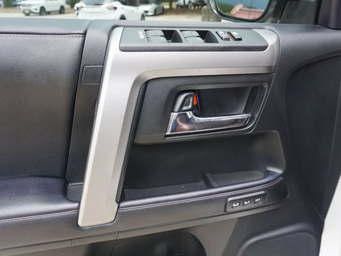 Used 2022 Toyota 4Runner Limited RWD image 4