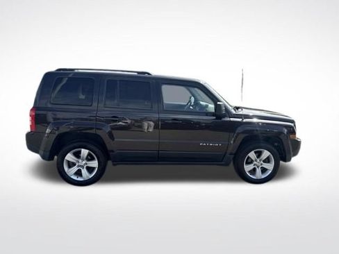 Used 2014 Jeep Patriot Latitude AWD/4WD image 6