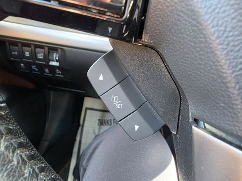 Used 2017 Subaru Outback 3.6R Touring w/ Popular Package #5A image 11