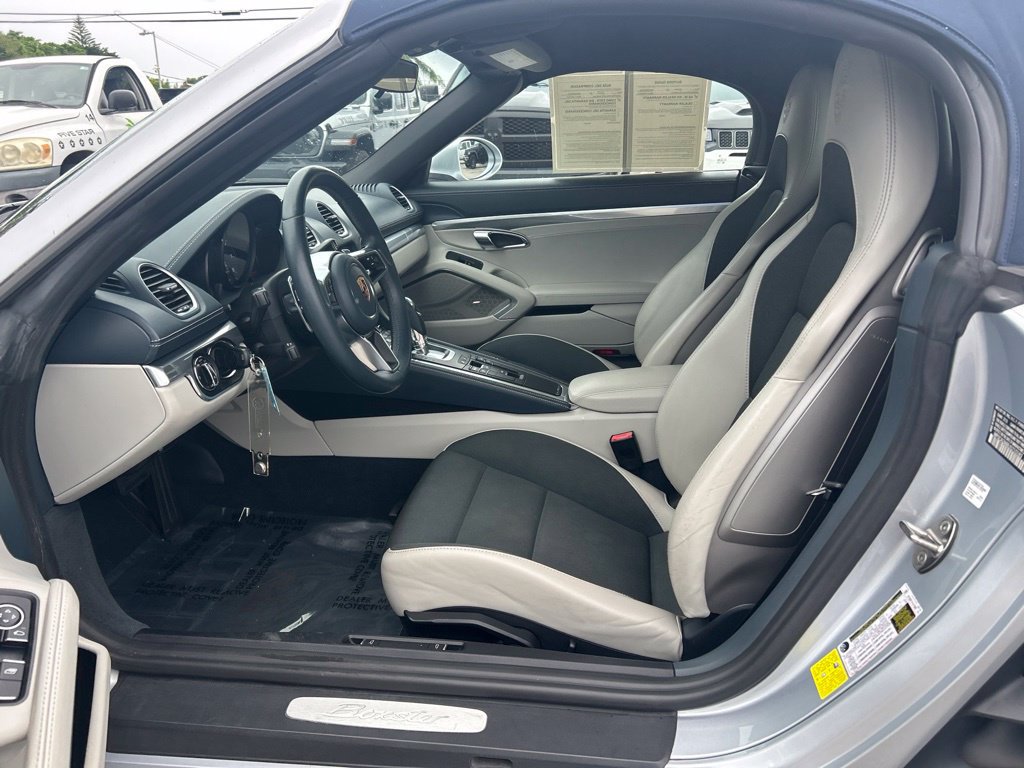 Used 2018 Porsche 718 Boxster RWD image 10