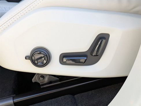 New 2026 Volvo XC90 B6 Ultra w/ Protection Package image 26