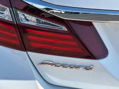 Used 2016 Honda Accord EX-L image 31
