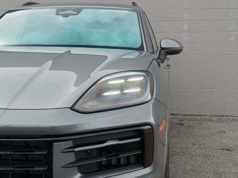 New 2026 Porsche Cayenne image 11