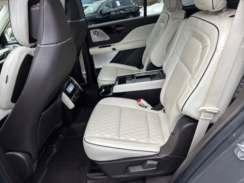 Used 2021 Lincoln Aviator Black Label w/ Class IV Trailer Tow Package image 20