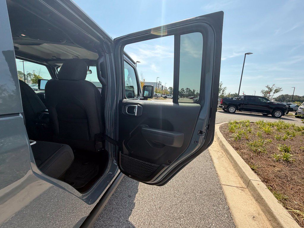 Certified 2024 Jeep Gladiator Sport AWD/4WD image 52