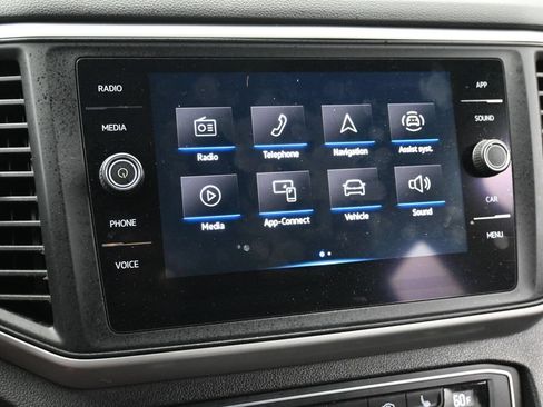 Used 2021 Volkswagen Atlas Cross Sport SE w/ Panoramic Sunroof Package FWD image 19