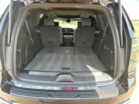 Used 2025 Chevrolet Tahoe Premier AWD/4WD image 26